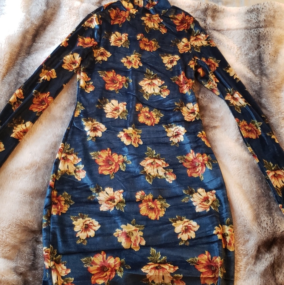 Velvet blue bodycon dress